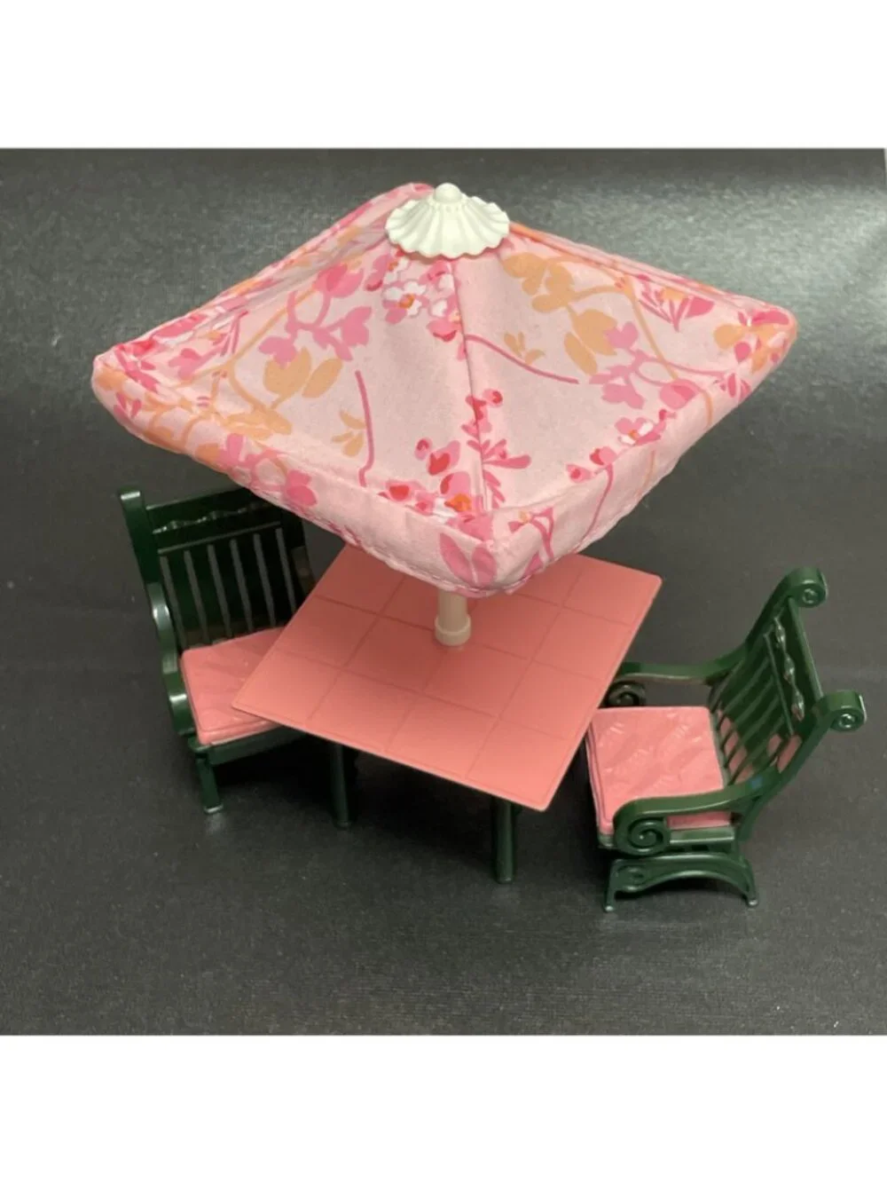 Fisher Price Loving Family Dollhouse UMBRELLA TABLE Chairs Patio Set Pink Green